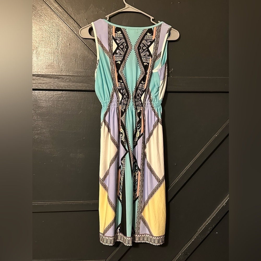 Live and let live women’s size small multicolor dress beach short sleeve v cut - Picture 3 of 4